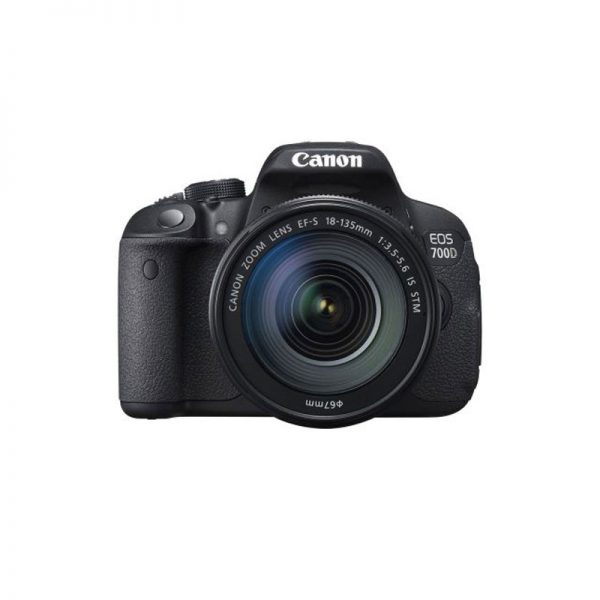 دوربین عکاسی کانن Canon EOS 700D Kit 18-135mm f/3.5-5.6 IS STM (کارکرده)