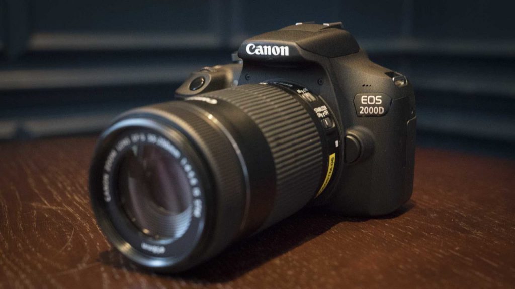 Canon EOS 2000D kit EF-S 18-55mm IS II